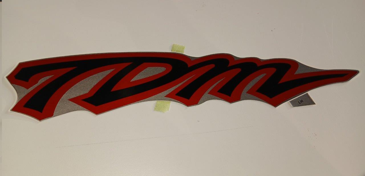 Yamaha Embleem TDM850 Kuip links zwart rood 4TX-28328-20