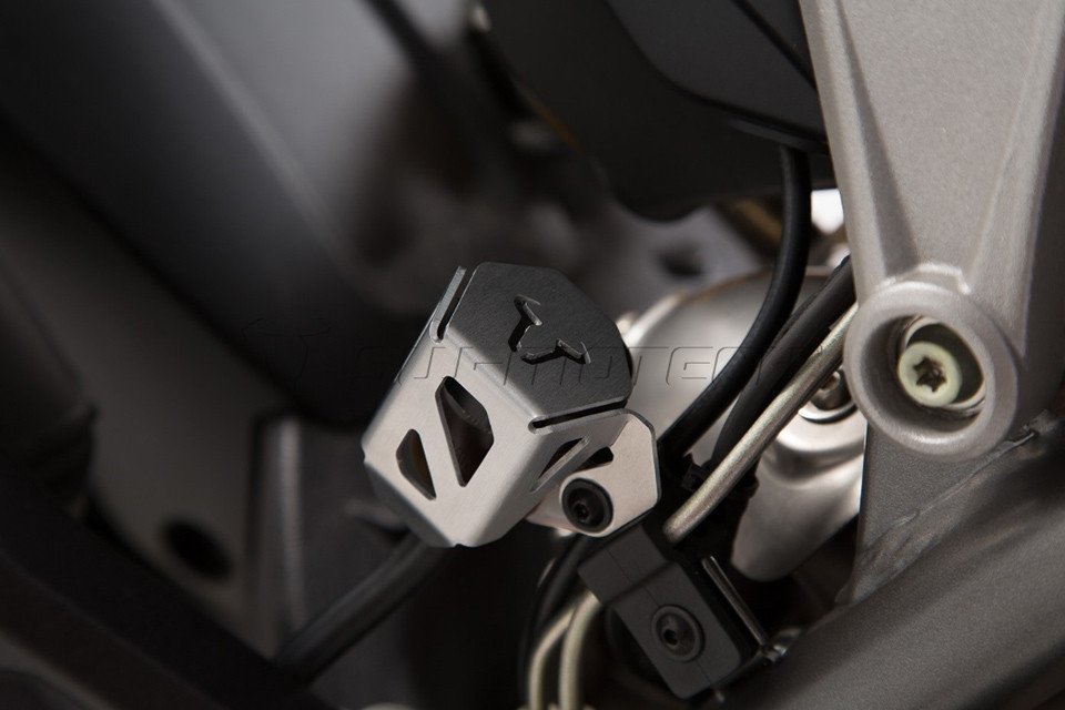 SW-Motech Remvloeistof Reservoir Beschermer KTM 1290 GT / Ducati Hypermotard / Hyperstrada 821/939