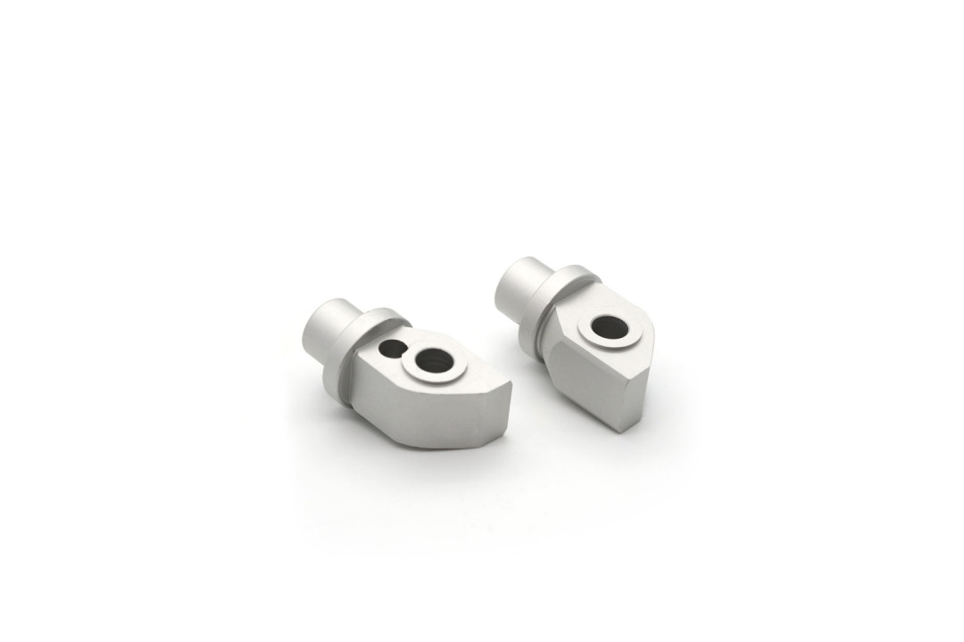 Barracuda voetsteun adapter set achterzijde Triumph