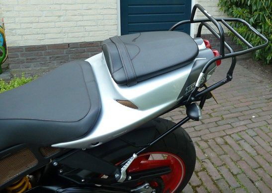 Hepco & Becker Topdrager zwart voor Hyosung GT 125 / GT 250 / GT 650 R/S / GT 650 Naked